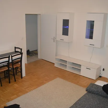 Nette Altbauwohnung Nur 10 Min Von Der City Vienne Extérieur photo