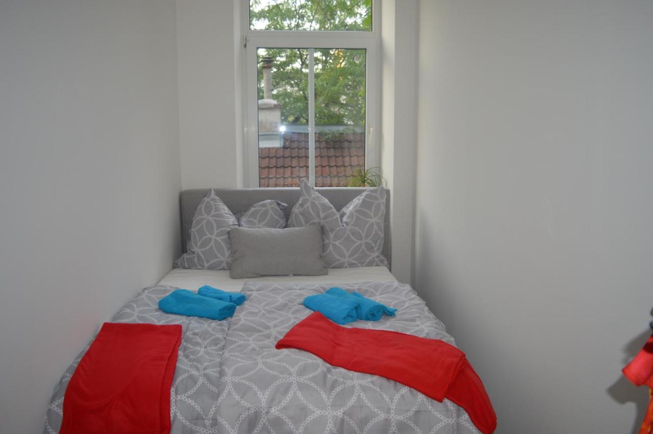 Nette Altbauwohnung Nur 10 Min Von Der Appartement *