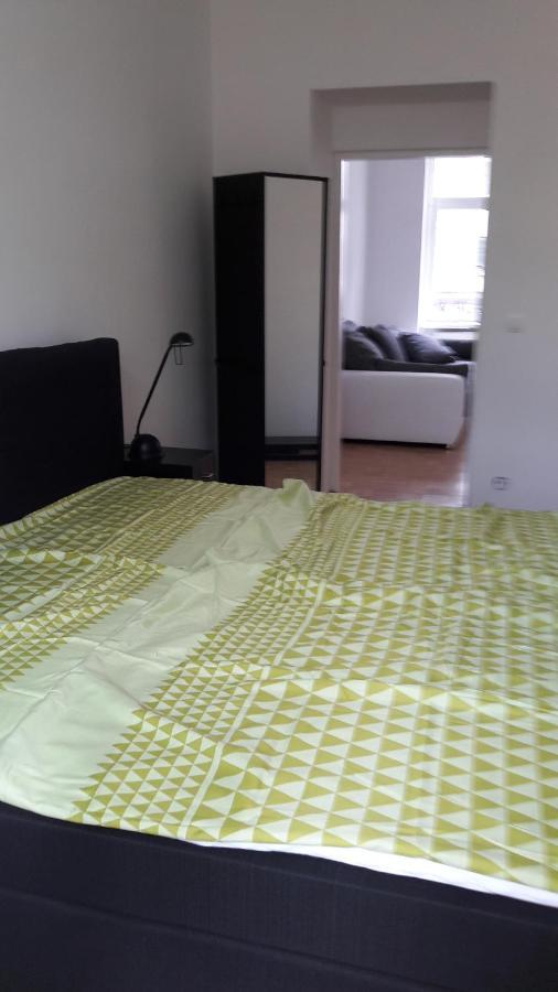 Nette Altbauwohnung Nur 10 Min Von Der Appartement